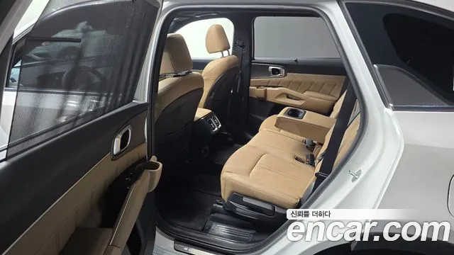 Kia Sorento Новый Sorento 4 поколение Бензин 2.5T 2WD — Фото автомобиля 11