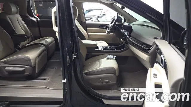 Kia Carnival Generation 4 — Фото автомобиля 16