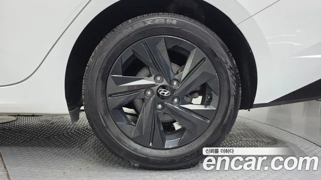 Hyundai AVANTE Avante (CN7) — Фото автомобиля 21