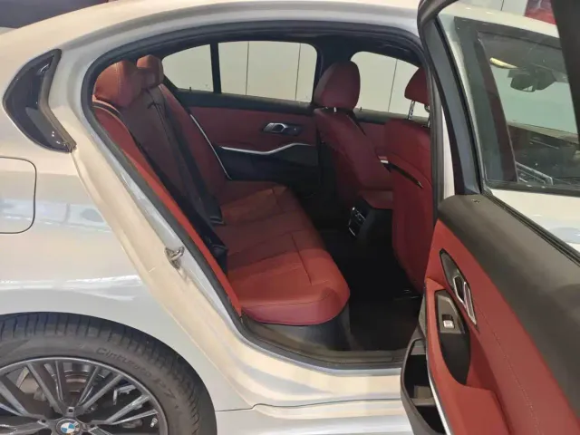 BMW 3 Series — Фото автомобиля 13