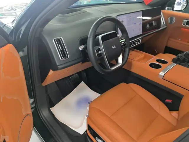 Li Auto L7 — Фото автомобиля 15