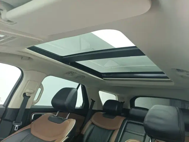Ford Explorer — Фото автомобиля 6