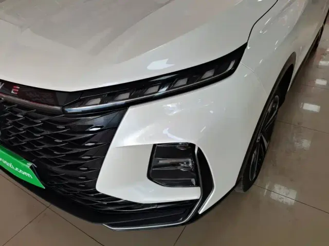 Roewe RX5 Max — Фото автомобиля 17