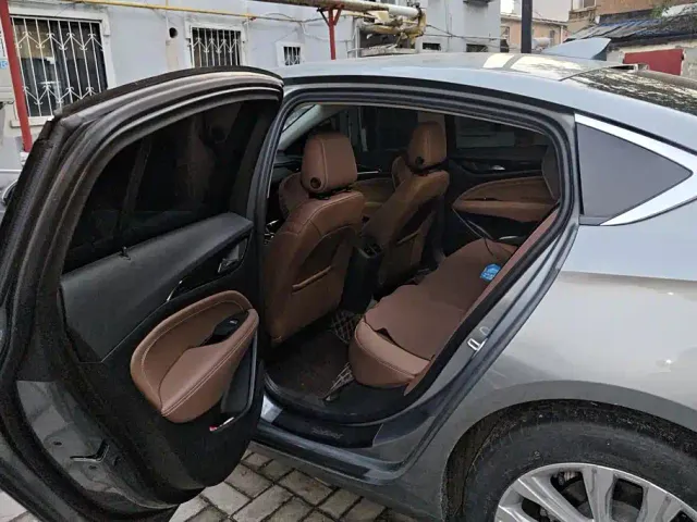 Buick Regal — Фото автомобиля 11