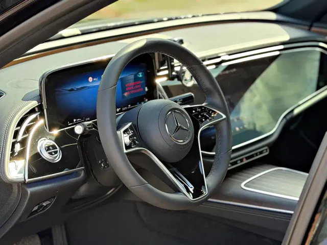 Mercedes-Benz E-Class — Фото автомобиля 4