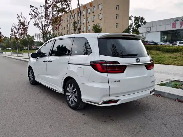 Honda Odyssey — Фото автомобиля 16