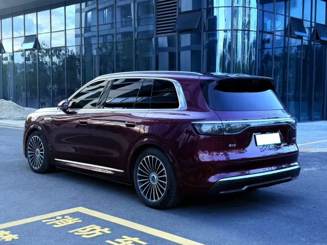 Aito M8 — Фото автомобиля 4