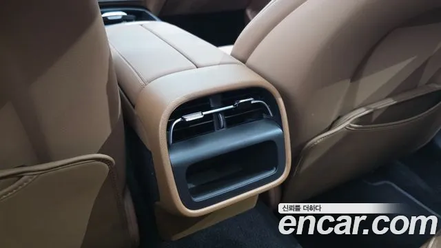 Mercedes-Benz E-Class — Фото автомобиля 29