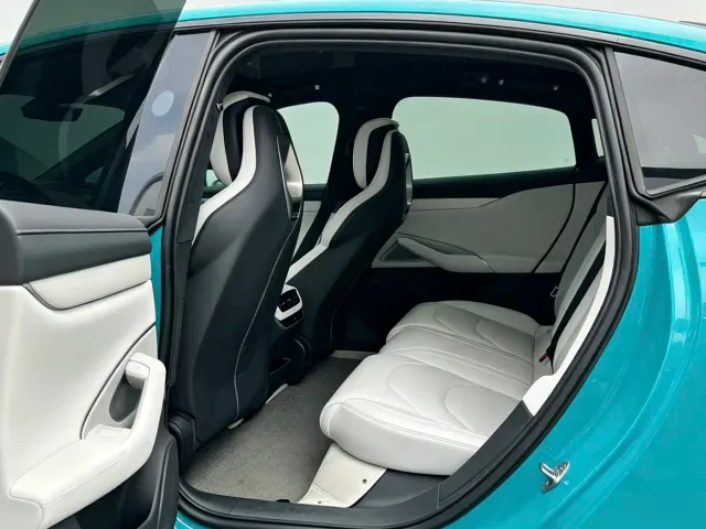 Xiaomi SU7 — Фото автомобиля 10