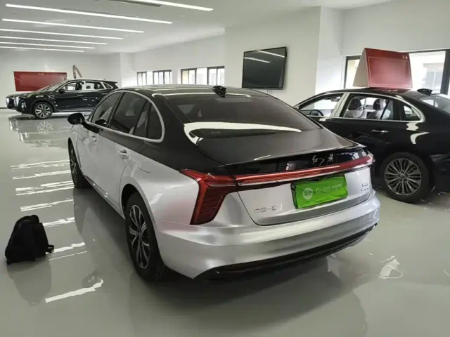 Hongqi H5 PHEV — Фото автомобиля 4