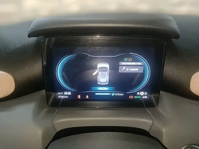 Leapmotor T03 — Фото автомобиля 11