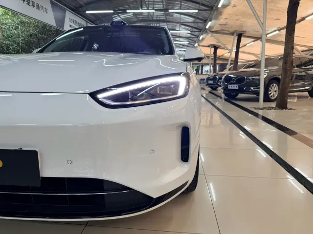 Aito M5 — Фото автомобиля 3