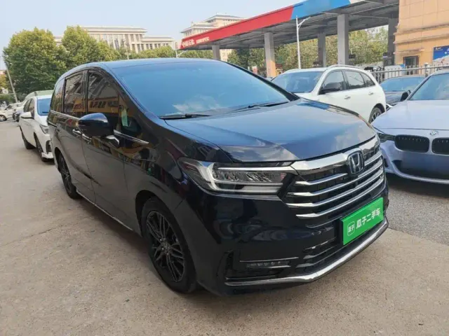 Honda Odyssey — Фото автомобиля 3