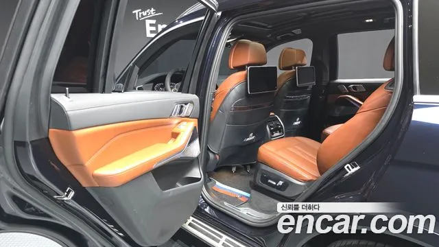 BMW X7 — Фото автомобиля 23