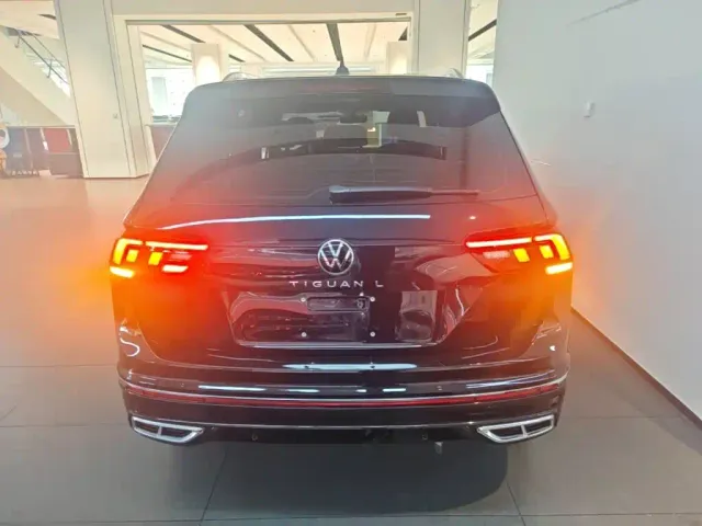 Volkswagen Tiguan L — Фото автомобиля 5