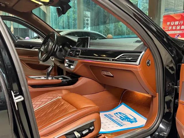 BMW 7 Series — Фото автомобиля 9