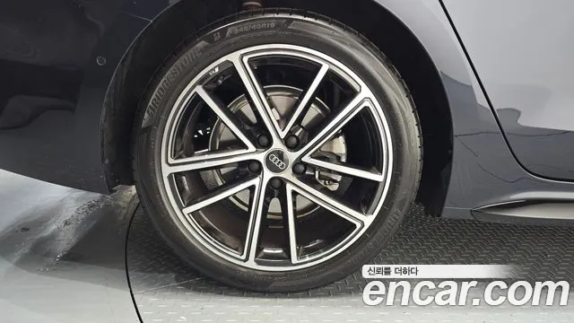 Audi A5 40 TFSI quattro S Line — Фото автомобиля 5