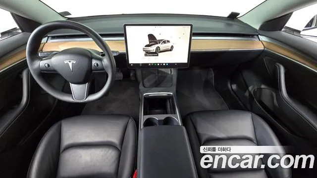 Tesla Model 3 — Фото автомобиля 7