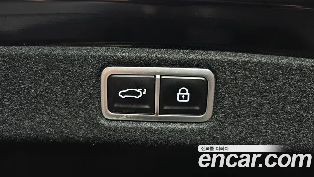 Hyundai Grandeur Grandeur (GN7) 2.5 Бензин 2WD — Фото автомобиля 30