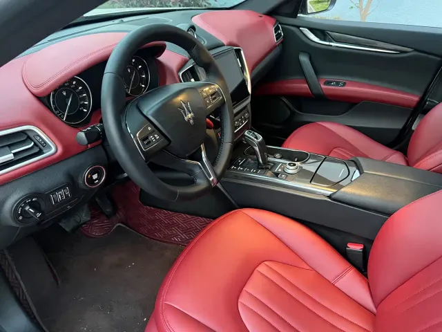 Maserati Ghibli — Фото автомобиля 8