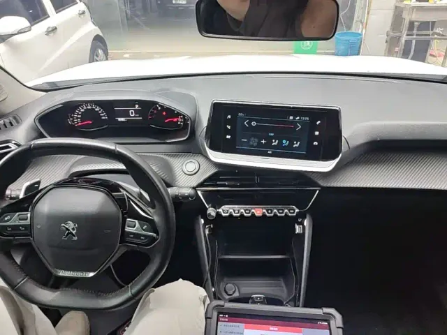 Peugeot 2008 — Фото автомобиля 9