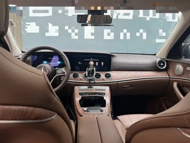 Mercedes-Benz E-Class — Фото автомобиля 6