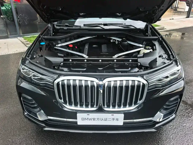 BMW X7 — Фото автомобиля 3