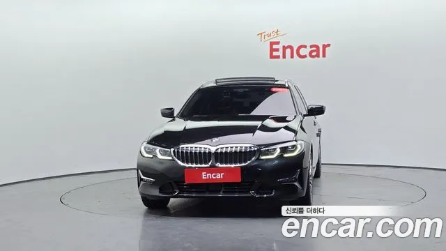BMW 3-Series 3 серия (G20) 320i Touring Luxury — Фото автомобиля 3