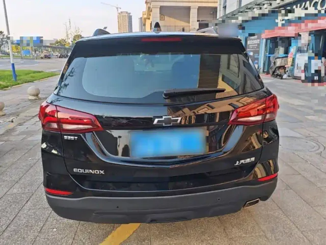 Chevrolet Equinox — Фото автомобиля 5