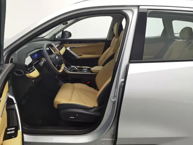 Geely Boyue L — Фото автомобиля 10