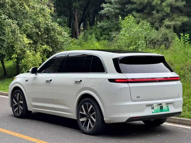 Li Auto L7 — Фото автомобиля 4
