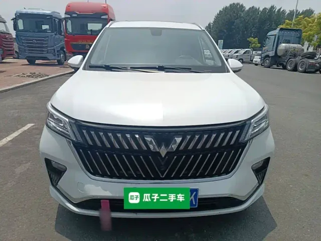Wuling Jiachen — Фото автомобиля 2
