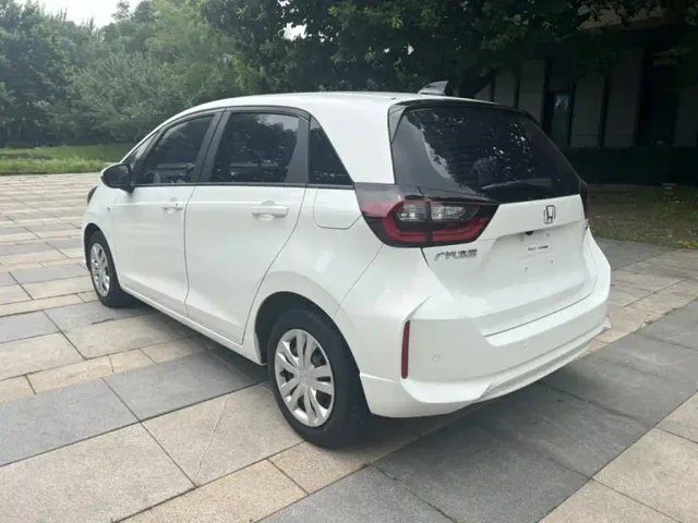 Honda Fit — Фото автомобиля 8