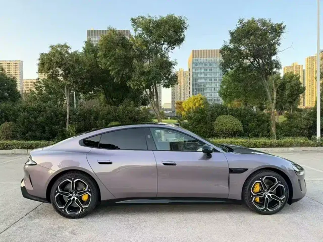 Xiaomi SU7 — Фото автомобиля 8