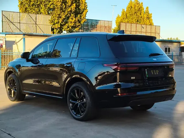 Li Auto ONE — Фото автомобиля 4