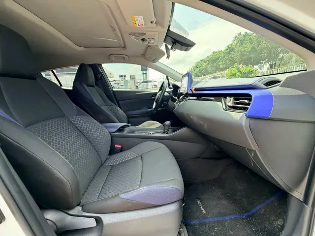 Toyota C-HR — Фото автомобиля 14