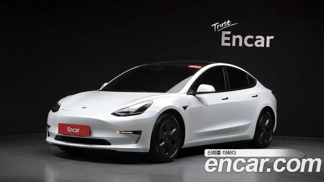 Фотография автомобиля — Tesla Model 3