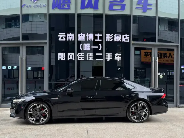 Audi A7L — Фото автомобиля 2