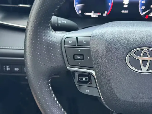 Toyota Camry — Фото автомобиля 11