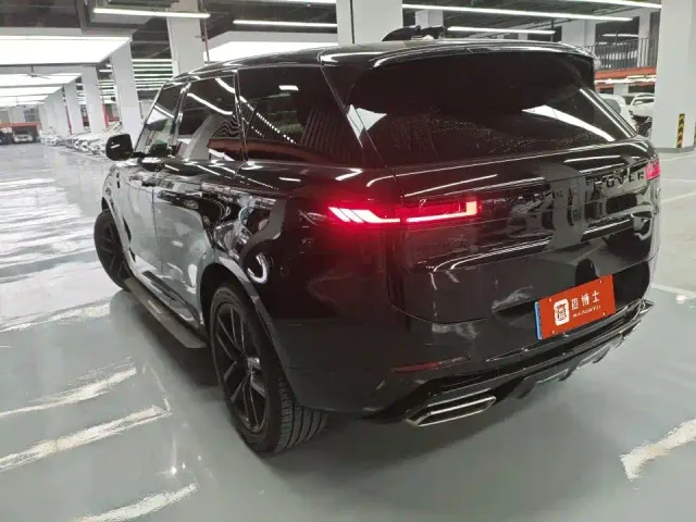 Land Rover Range Rover Sport — Фото автомобиля 3