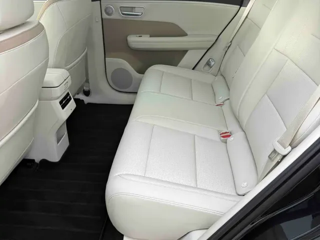 Toyota BoZhi 3X — Фото автомобиля 5