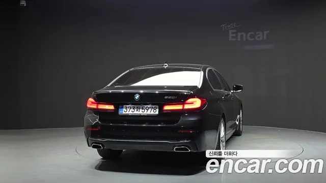 BMW 5-Series — Фото автомобиля 4