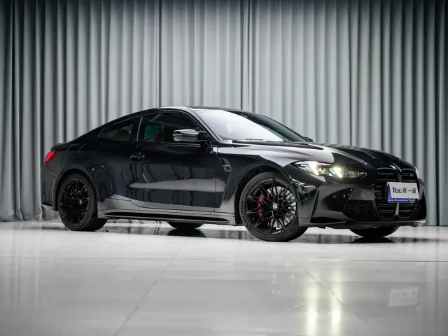 BMW M4 — Фото автомобиля 12
