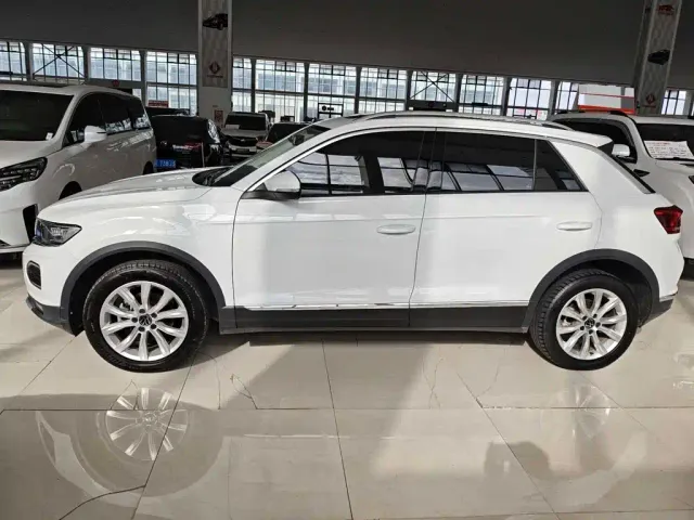 Volkswagen T-Roc — Фото автомобиля 7