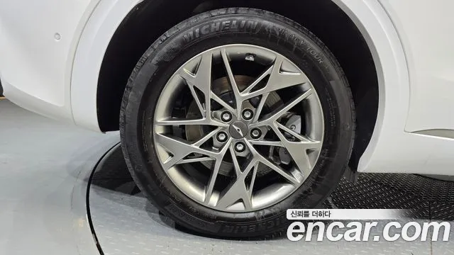 Genesis GV70 — Фото автомобиля 5
