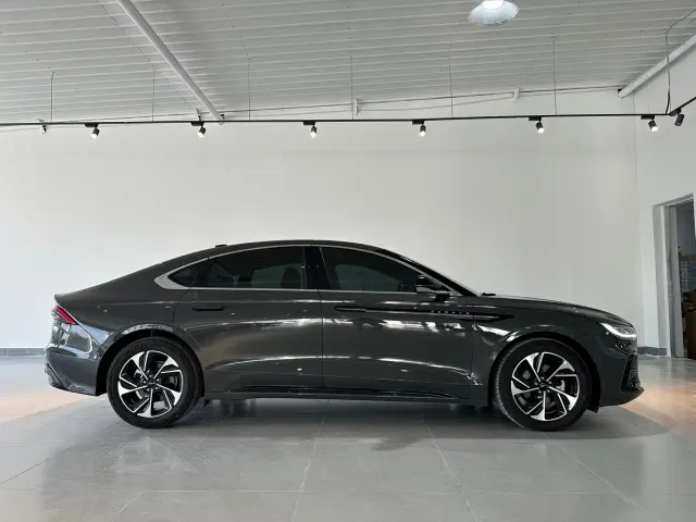Lincoln Z — Фото автомобиля 6