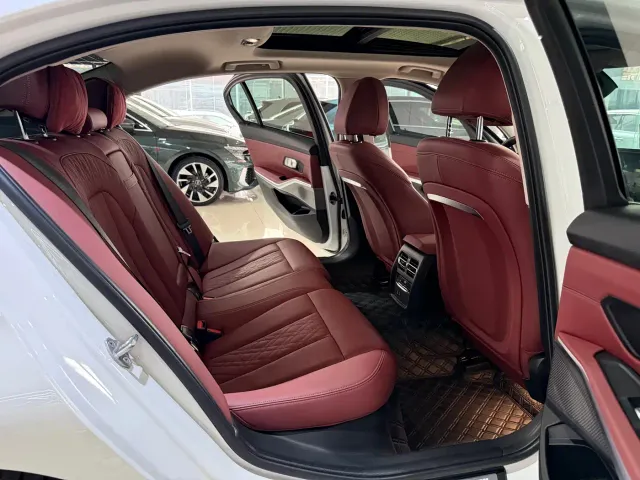 BMW 3 Series — Фото автомобиля 10