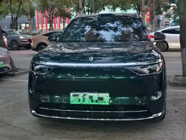 Aito M8 — Фото автомобиля 2
