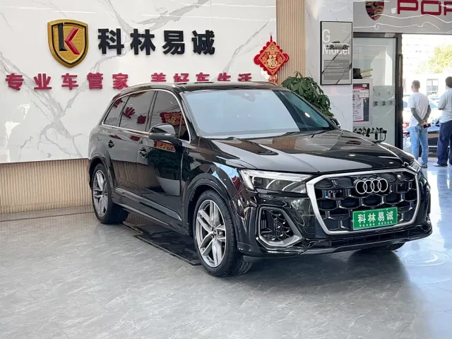 Audi Q7 — Фото автомобиля 3