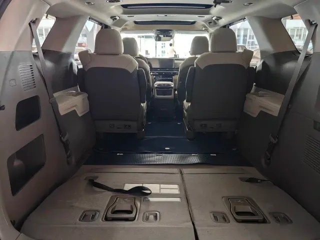Kia Carnival 2021 2.0T Luxury Tech Edition — Фото автомобиля 9